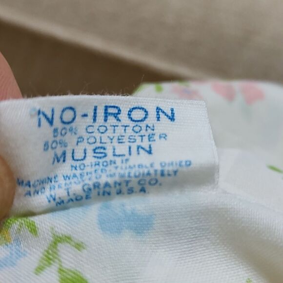 Vintage Grants Fashion for the Home Floral Trellis Muslin Pillowcases Set of 2 - Picture 4 of 7